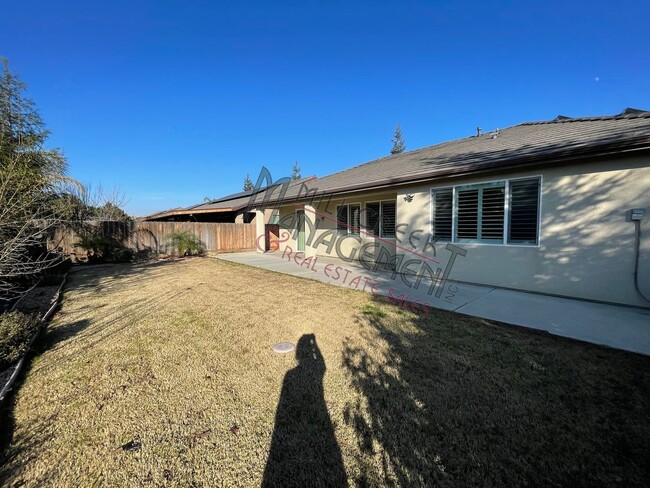 Building Photo - $500 OFF FIRST MONTHS RENT