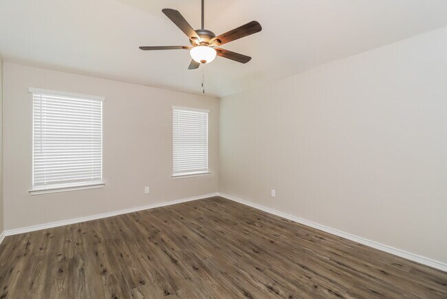 Building Photo - 424 Bishopgate Ct