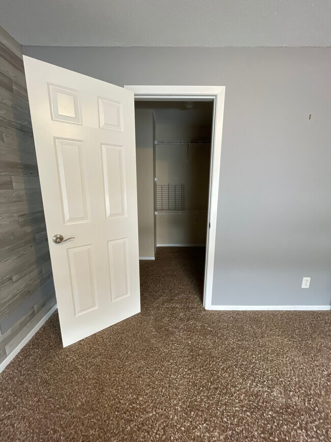 Building Photo - 7103 W 56th St