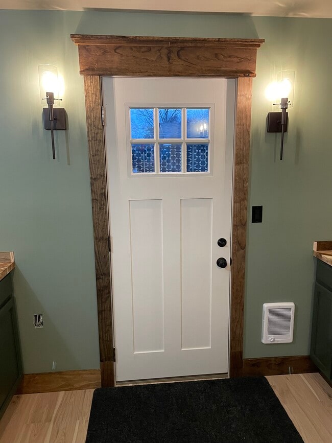 Building Photo - 317 Stelko Ave