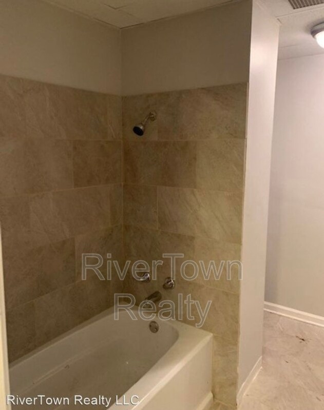 Building Photo - 1424 Ticonderoga Dr