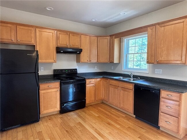 Building Photo - 1656 NY-205
