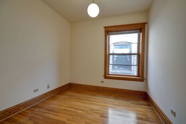 Building Photo - 849 W Grace St