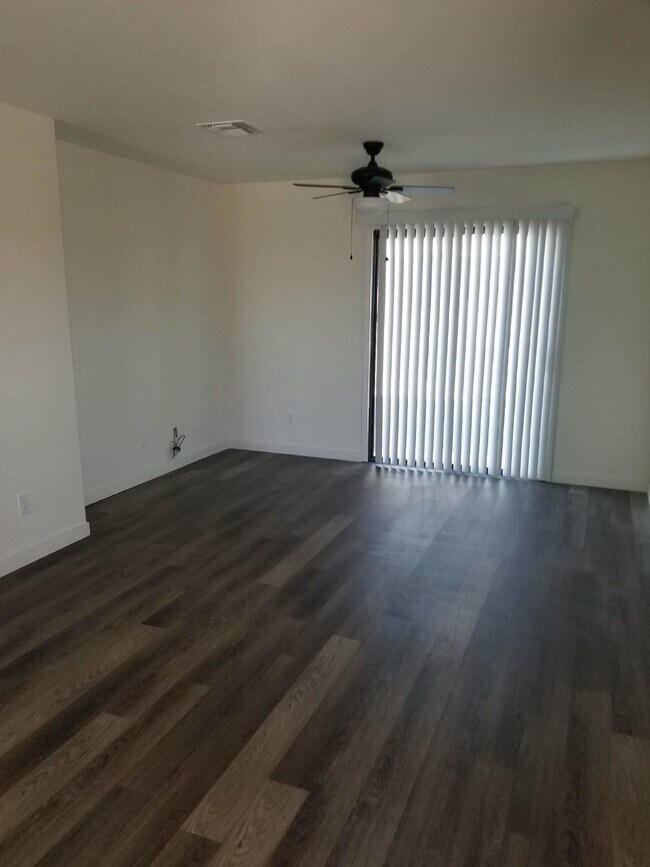 Building Photo - Charming Ground-Level 2BR/1BA with Private Patio Backyard