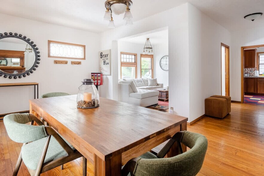 Building Photo - 1200 SW 20th Ave