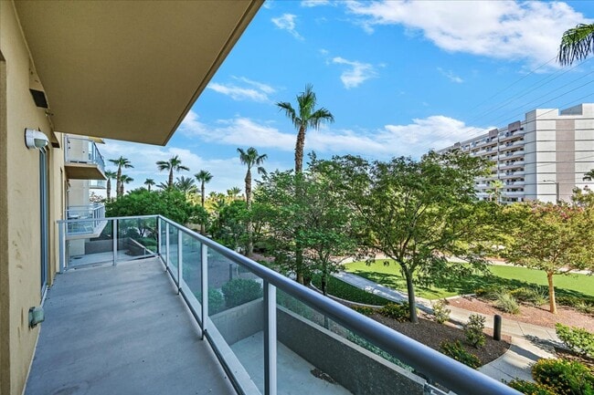 Building Photo - Gorgeous Condo at One Las Vegas!