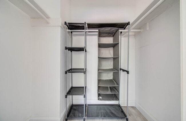 Building Photo - 5208 Arboles Dr