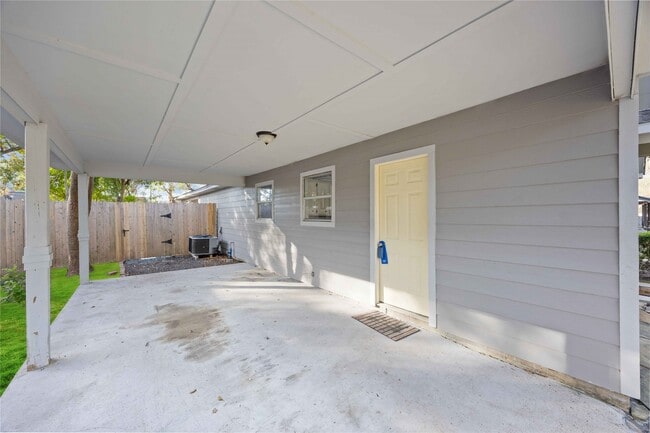 Building Photo - 4914 27th St E