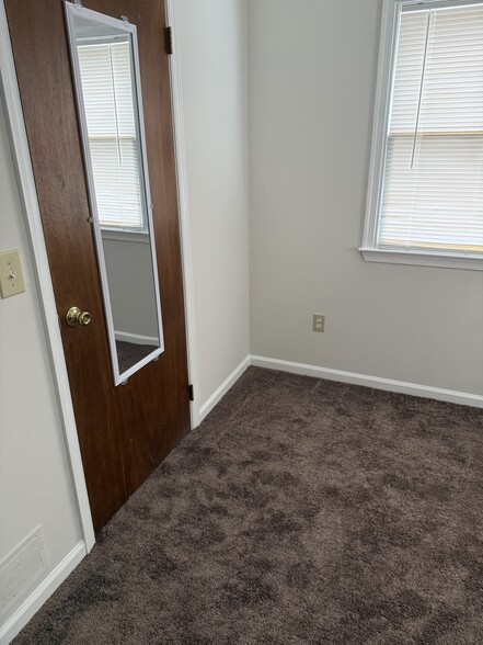 Building Photo - 53 Edgemont Ave