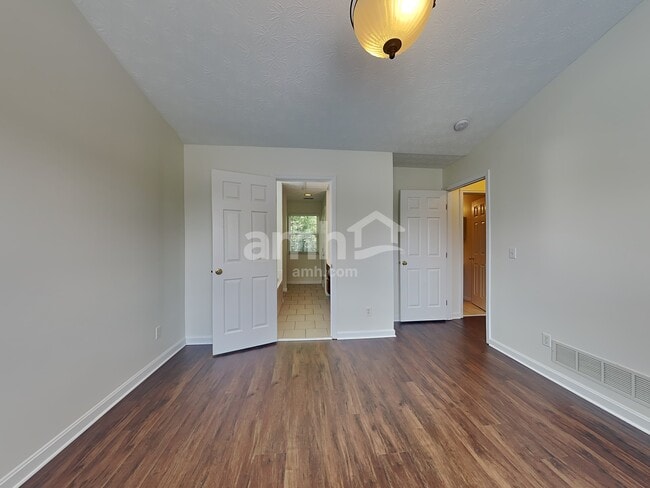 Building Photo - 2324 Pleasant Meadows Dr