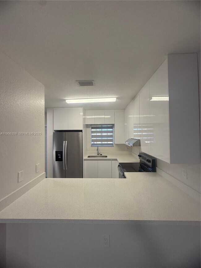 Building Photo - 6752 NW 182nd St