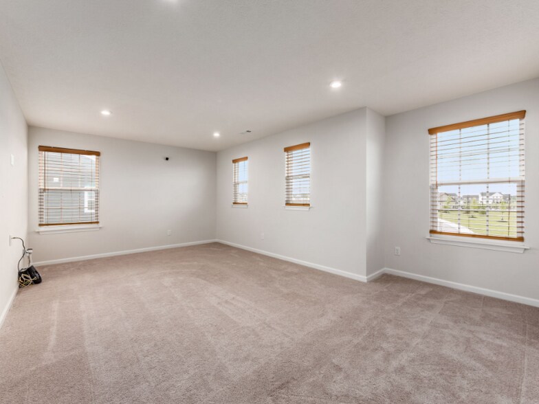 Building Photo - 103 Cameo Wds Dr
