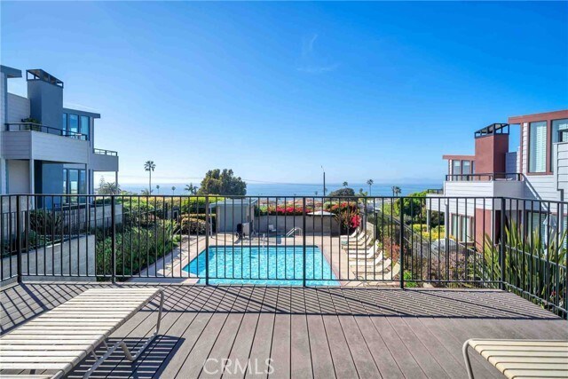 Building Photo - 420 Palos Verdes Blvd
