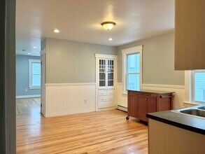 Building Photo - 51 Catharine St