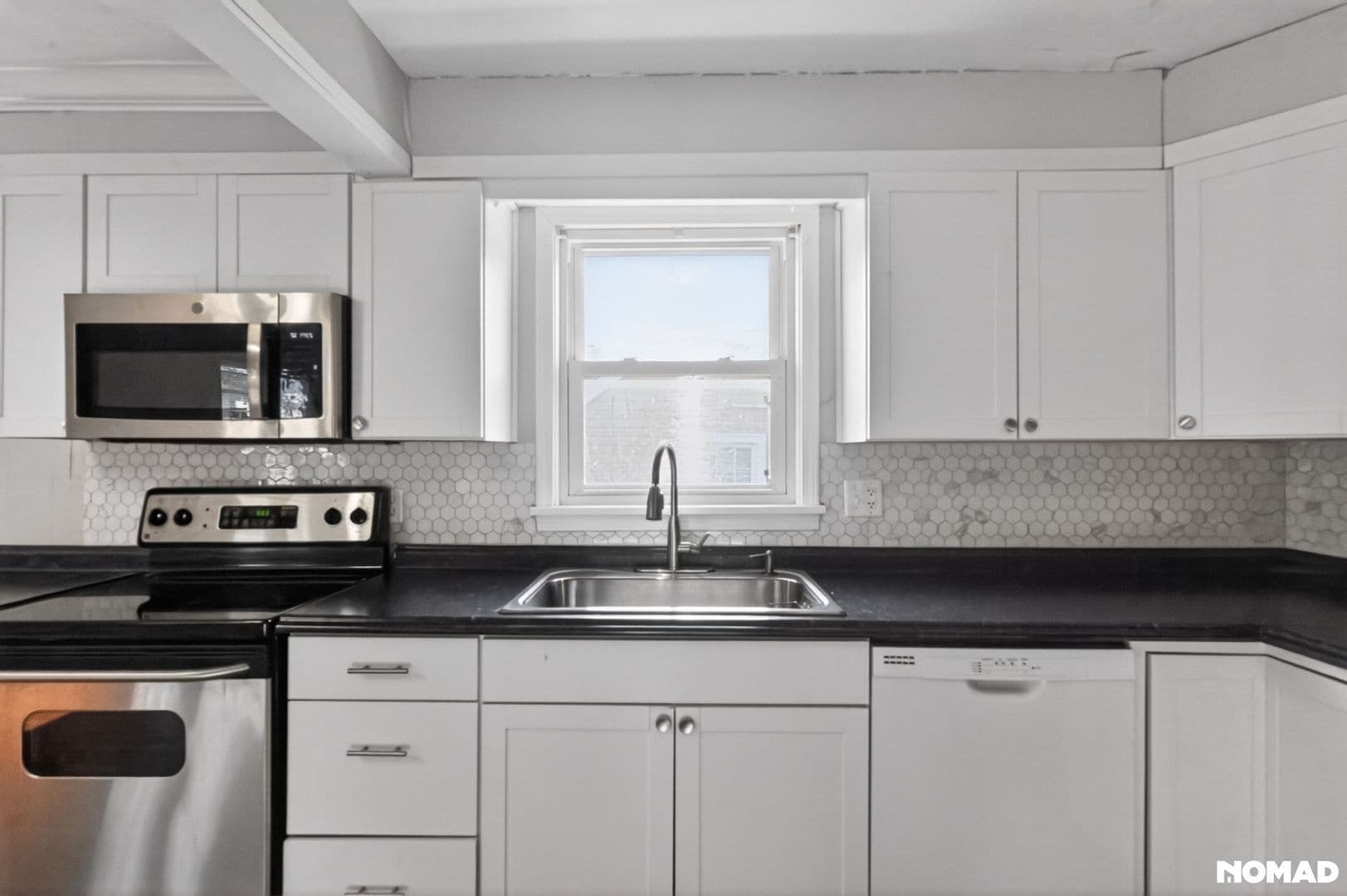 Building Photo - 4335 Cavelle Ave