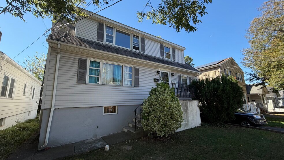 Building Photo - 34 Mawhinney Ave