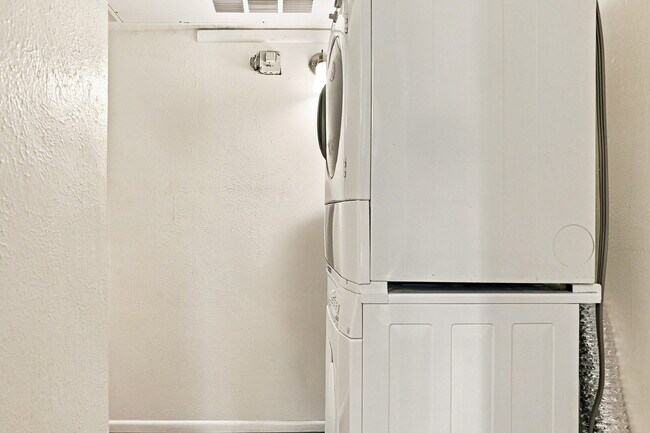 Building Photo - $1,645.95 with Half Off The First Month's Rent, 2 Beds - 1 Bath, Condo in Denver with Central A/C!