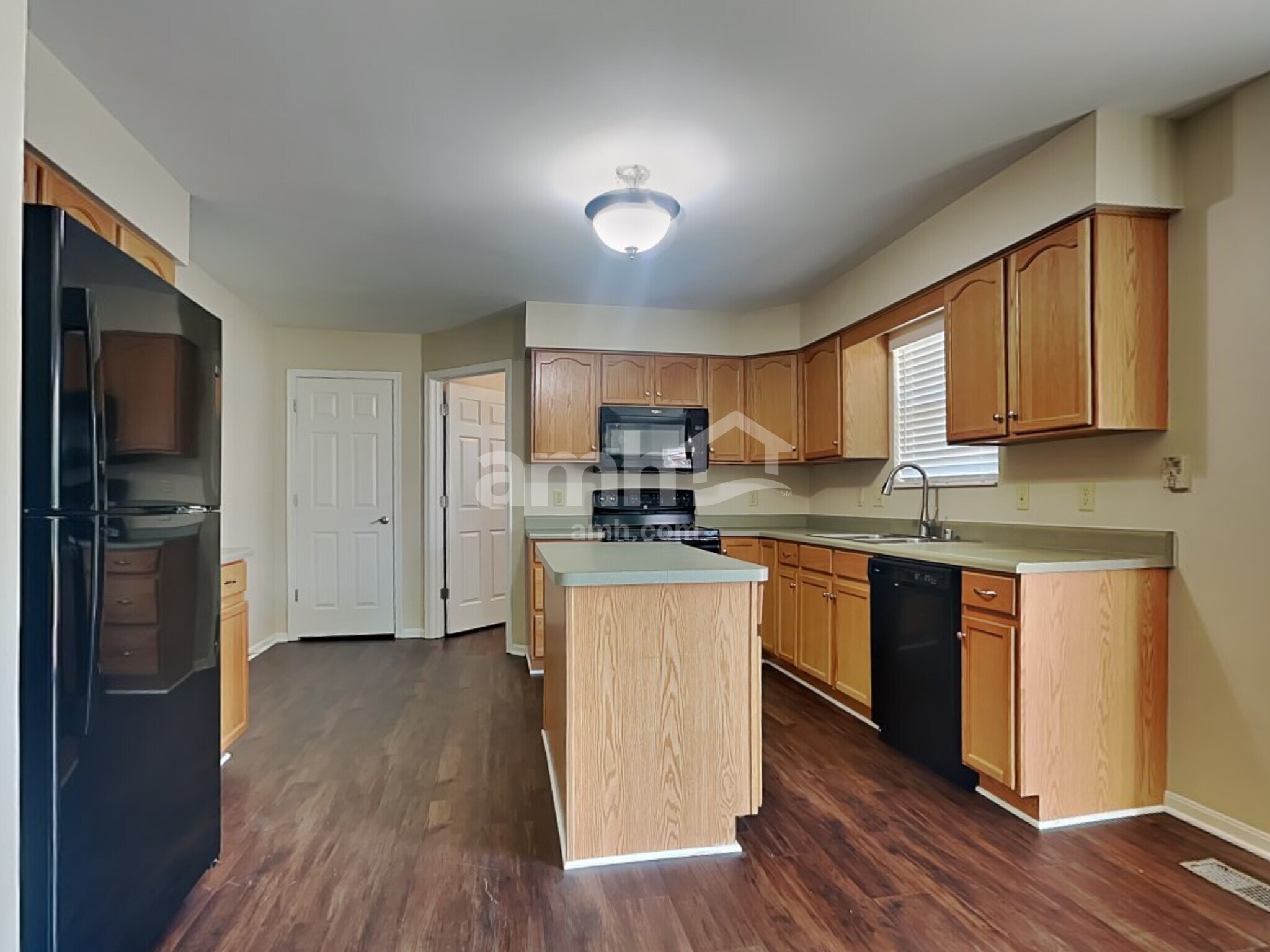 Building Photo - 1837 Cantwell Ct