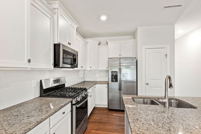 Building Photo - Beautifully Kept 2-Bedroom Townhome in Dur...