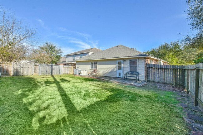 Building Photo - 15203 Green Whisper Dr
