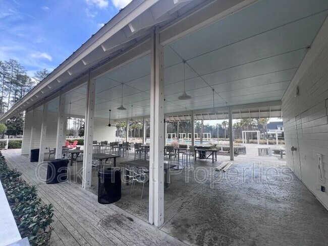 Building Photo - 244 Great Lawn Dr