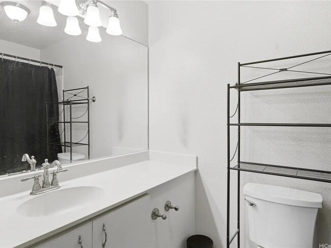 Building Photo - 94-205-205 Lumiaina Pl