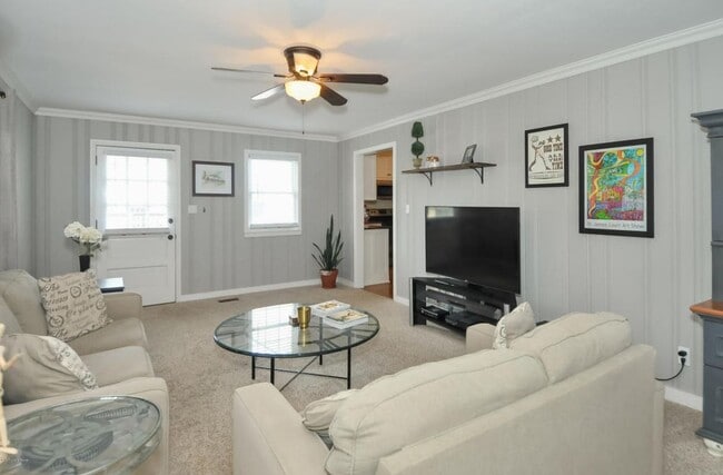 Building Photo - 516 Virginia Ave