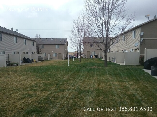 Building Photo - Hunters Cove Townhomes