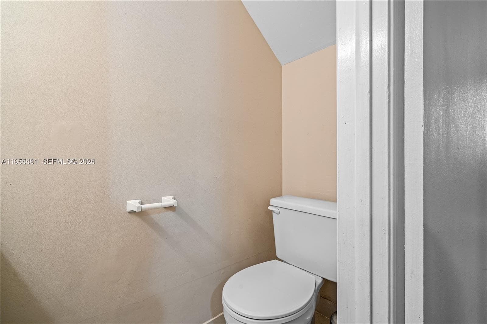 Building Photo - 1927 SW 107th Ave