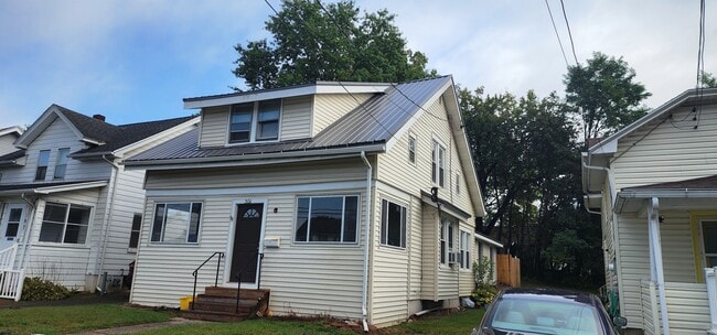Building Photo - 201 Ackley Ave