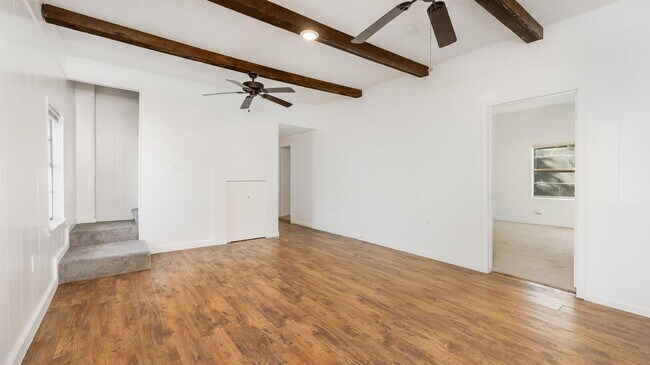 Building Photo - 2600 Morales St