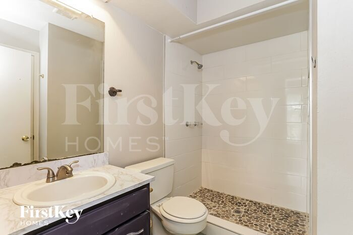 Building Photo - 3923 Treeline Dr