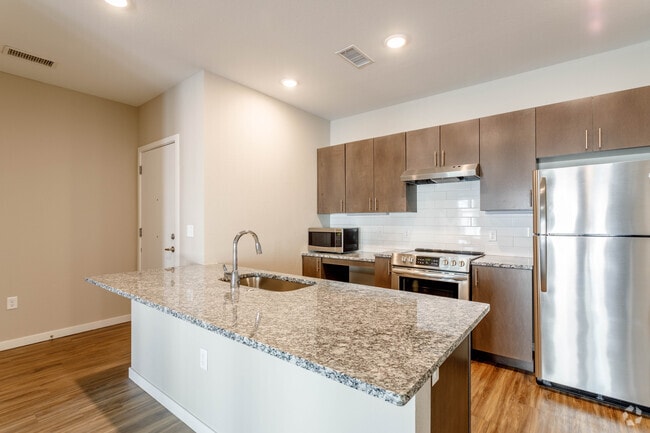 1BR, 1BA - 695SF - Ten West