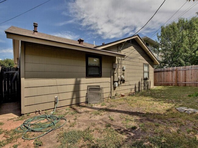 Building Photo - 4703 Rosedale Ave