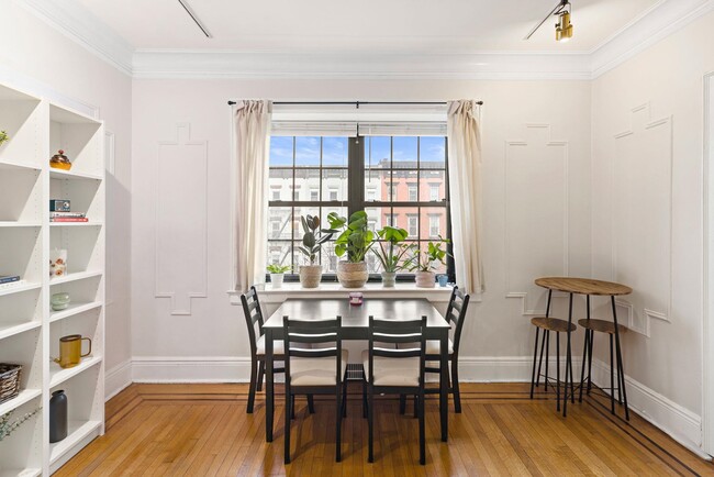 Building Photo - 1015 Washington St