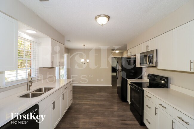 Building Photo - 675 Tealwood Ln