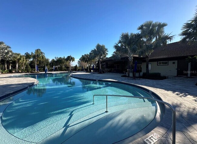 Building Photo - 1222 Royal St. George Blvd