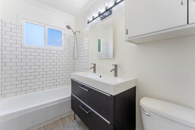 Building Photo - 12935 Greene Ave