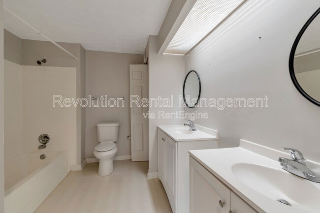 Building Photo - 4267 Parkview Ct