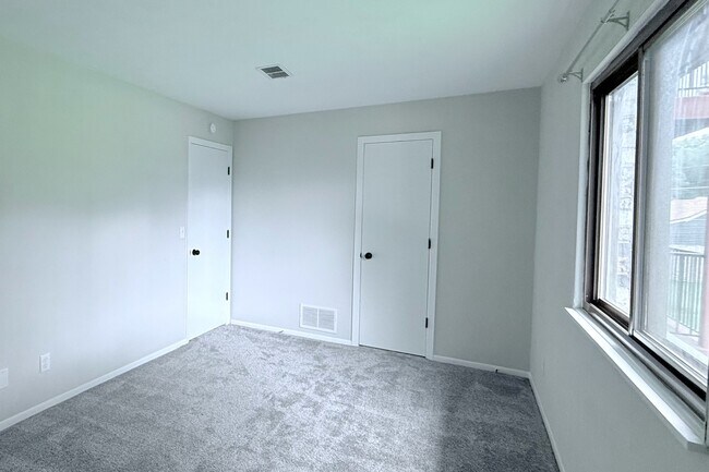 Building Photo - 5102 25th Ave Ct