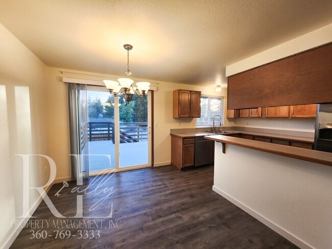Building Photo - Remodeled w Heat Pump and Large Deck