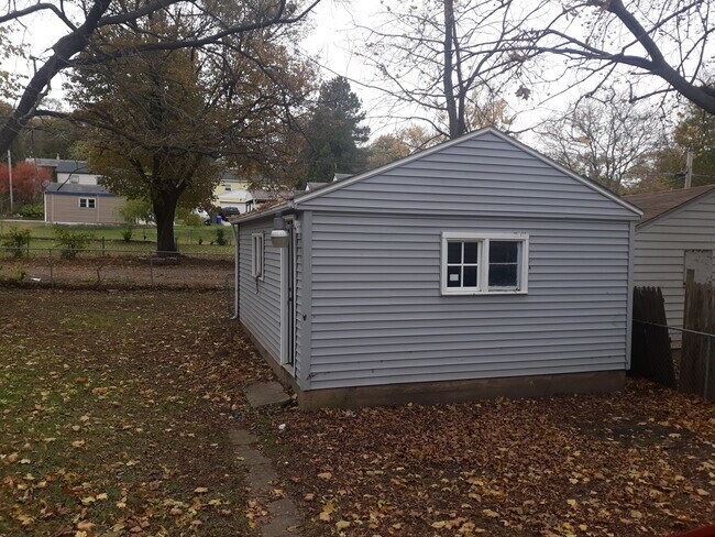 Building Photo - 1428 Sherman Ave