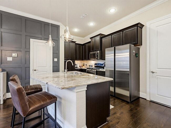 Building Photo - 8418 Oak Leaf Point Dr