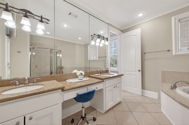 Building Photo - 105 Detering St