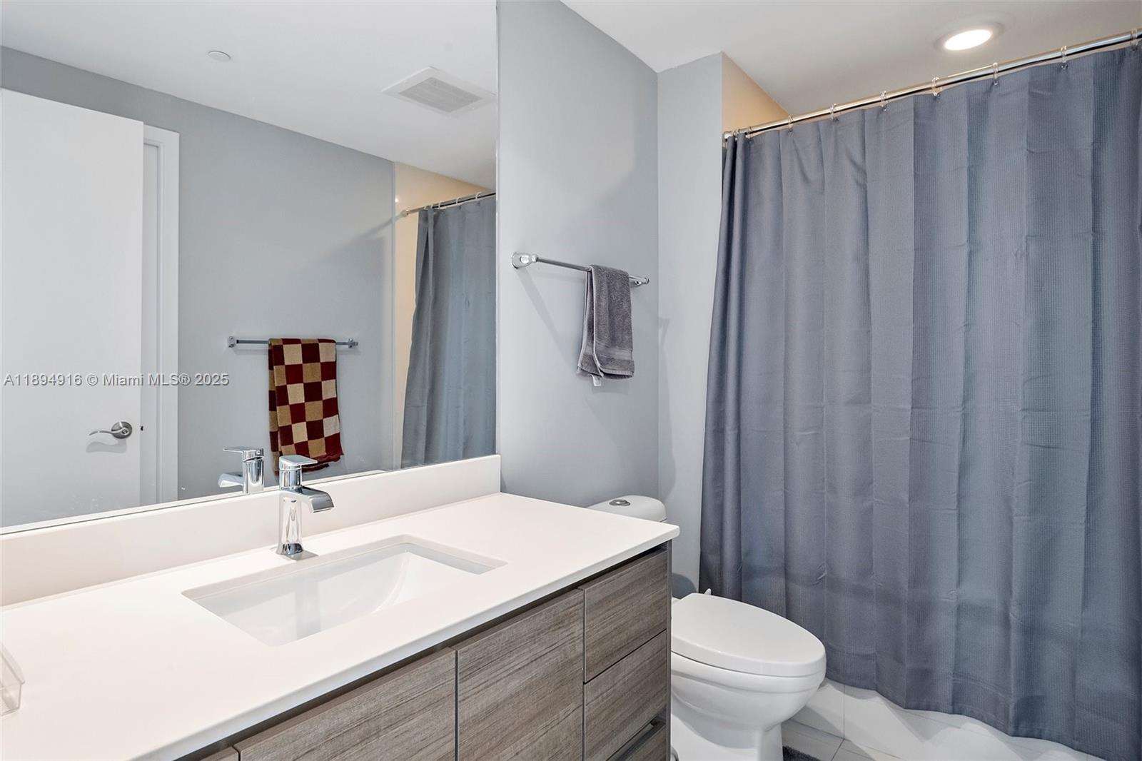 Building Photo - 1100 S Miami Ave