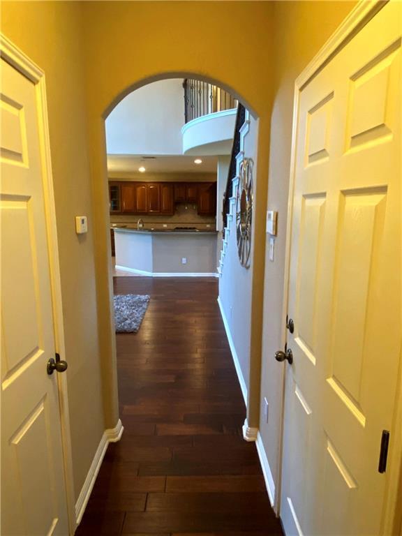 Building Photo - 9425 Lisi Anne Dr