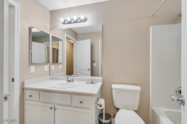 Building Photo - 350 S Durango Dr