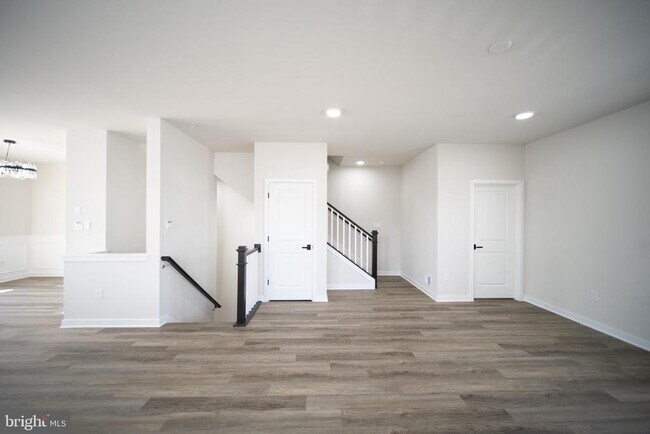 Building Photo - 442 Whirl Ln