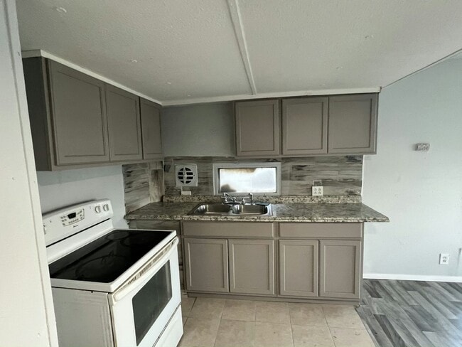 Building Photo - 108 Southland Ct