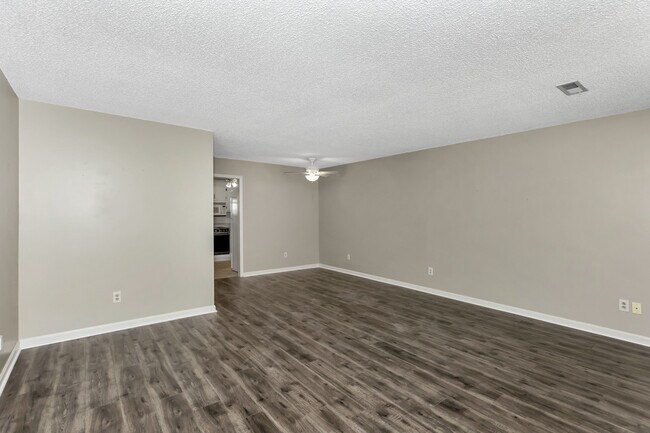 Building Photo - 8147 Oldfield Rd SW